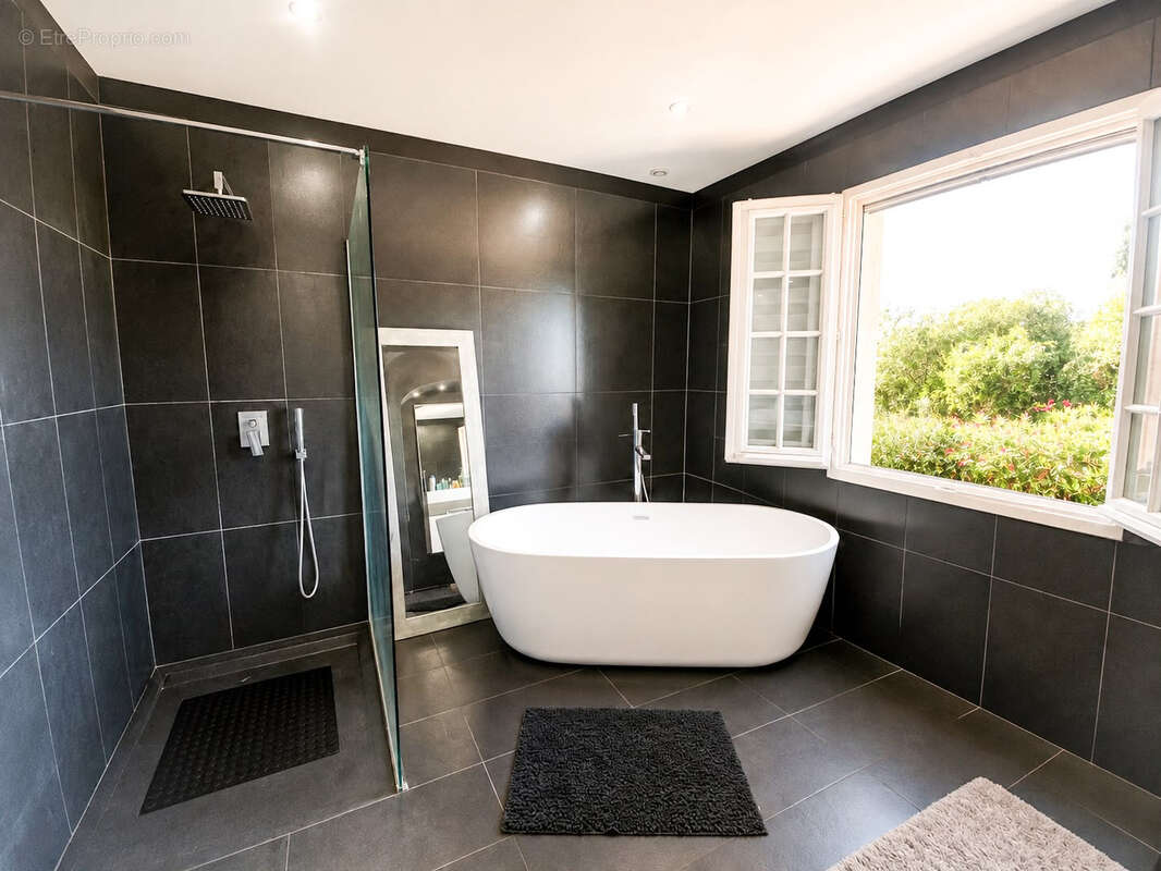 Le Pradet : Maison T5 avec piscine - photo 9