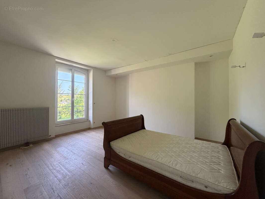 Maison de maitre - 7 pieces - cresantignes - photo 4