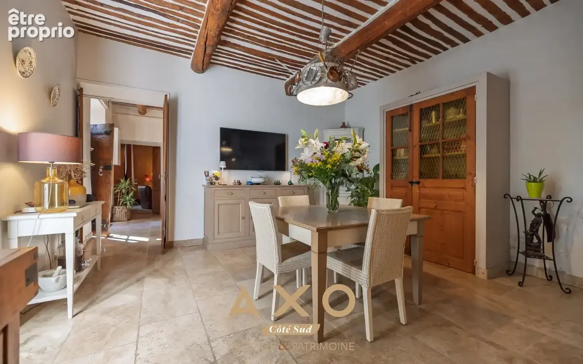 Coudoux - maison de caractère en pierre - 317 m² - 2 habitations - piscine - jardin paysager - terrain 1 600 m² - 1 400 000     - photo 8