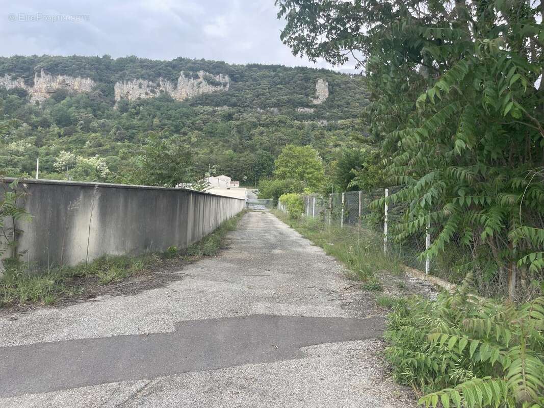 Terrain à SOYONS