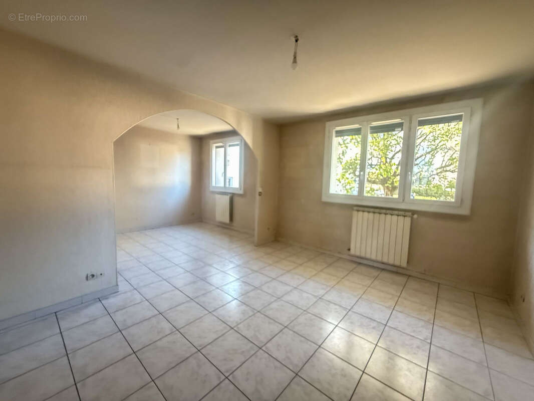 Appartement à FONTAINE