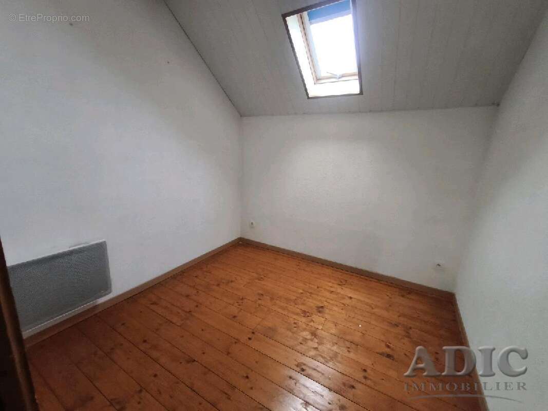 Maison à VER-SUR-LAUNETTE