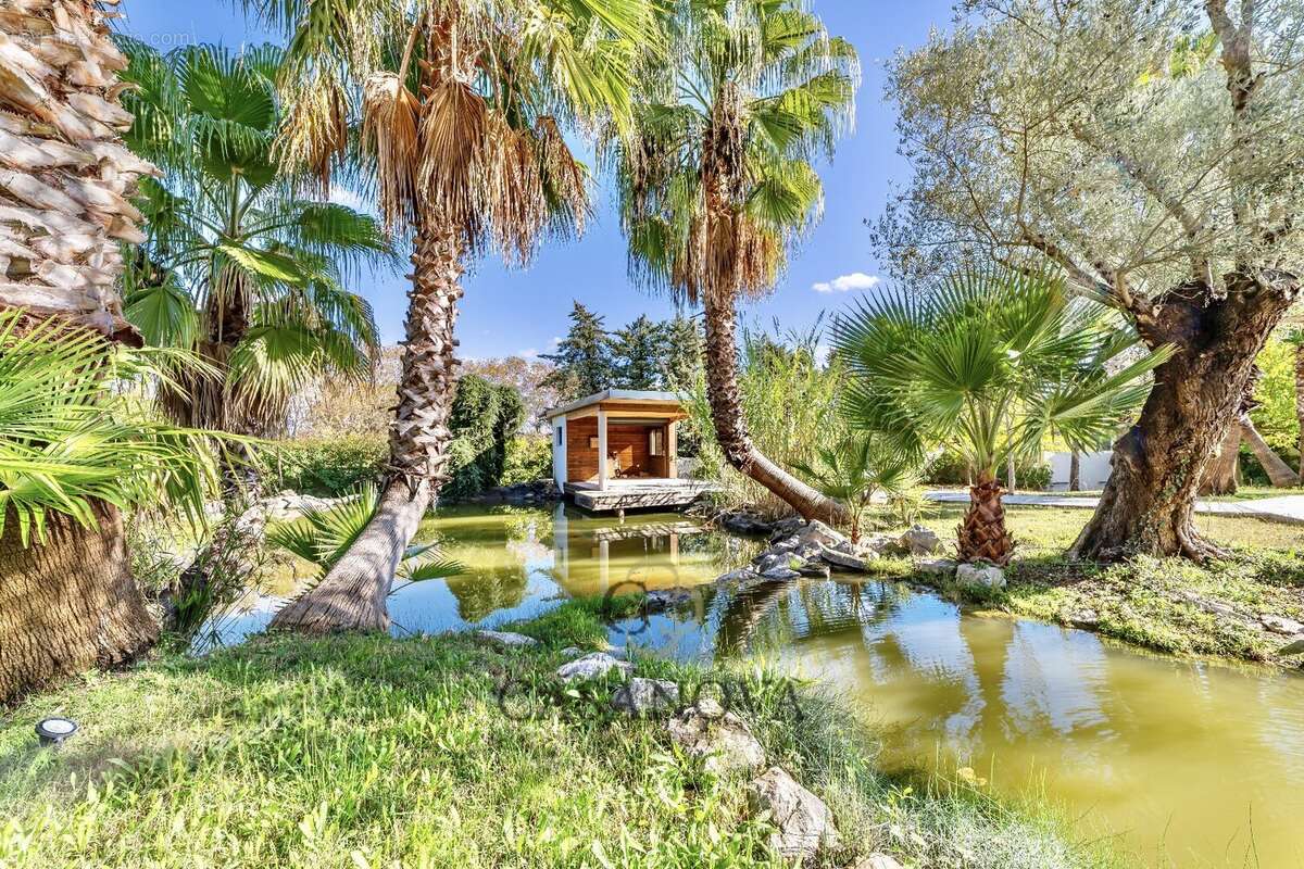 Maison à SAINT-BRES