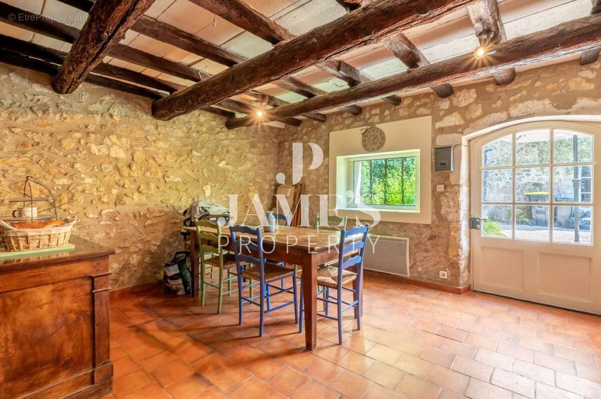 Maison à Paradou  - photo 3