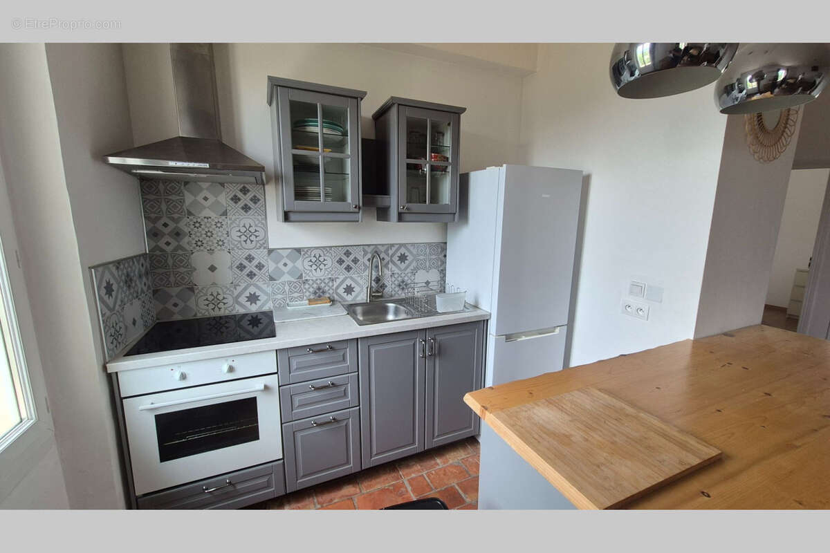 Au dernier étage, appartement traversant entièrement rénové - photo 3