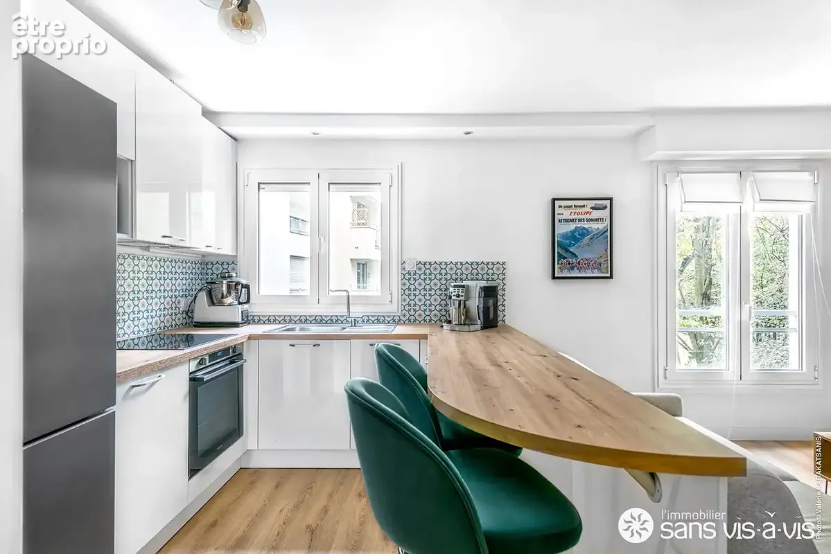 2 pièces rénové de 53 m2   calme, vue dégagée   2 box reunis  de 26 m2 - photo 5