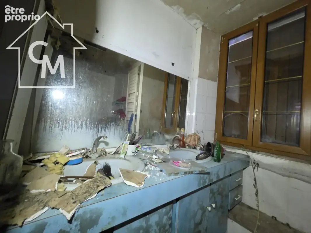 Maison à rénover entièrement avec dépendances et terrain - photo 33