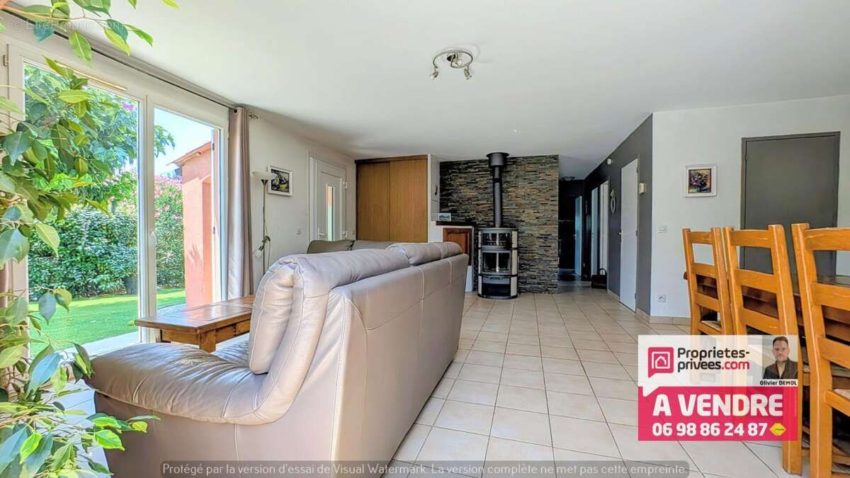 RARE VILLA DE PLAIN-PIED avec piscine et garage à 15 mn de Mandelieu ! - photo 10