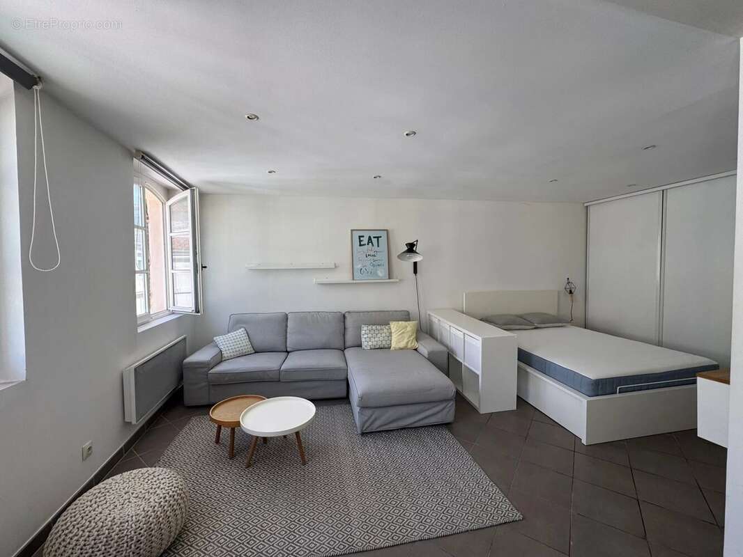 Appartement à MARSEILLE-1E