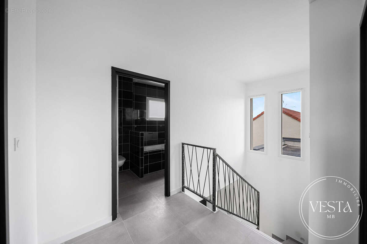 Maison à COLLONGES-LES-PREMIERES