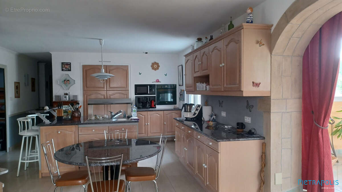 Maison 163 m² à Dommartin  - photo 3