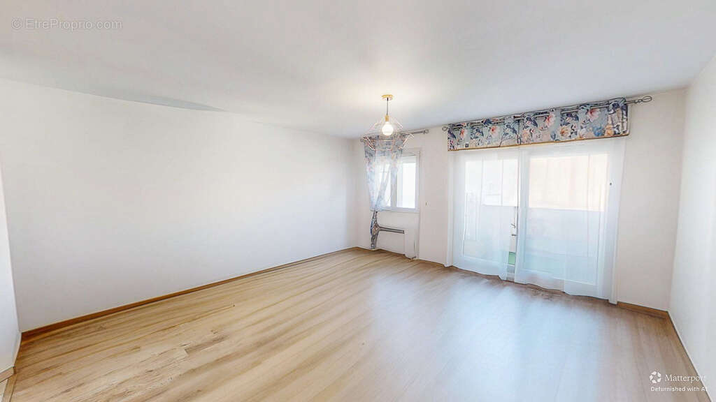 Appartement à PONTAULT-COMBAULT