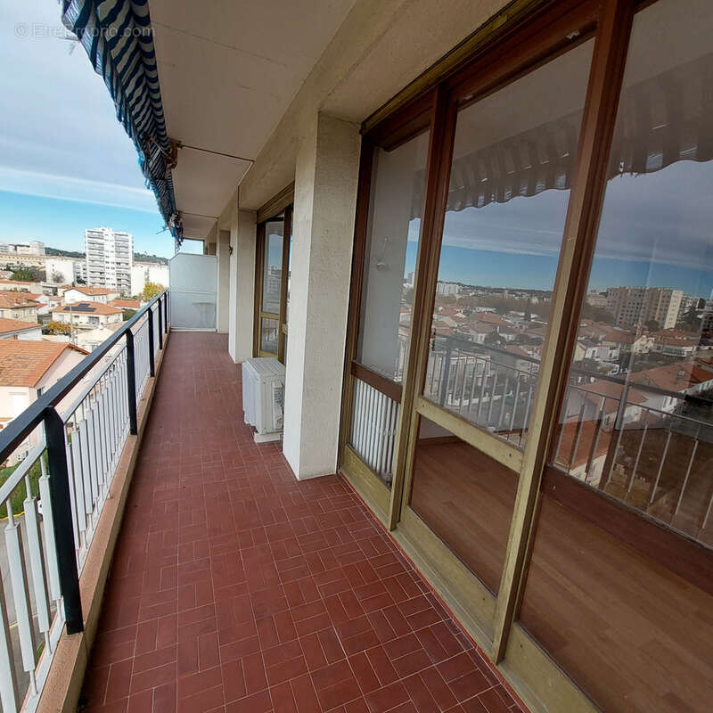 Appartement à NIMES