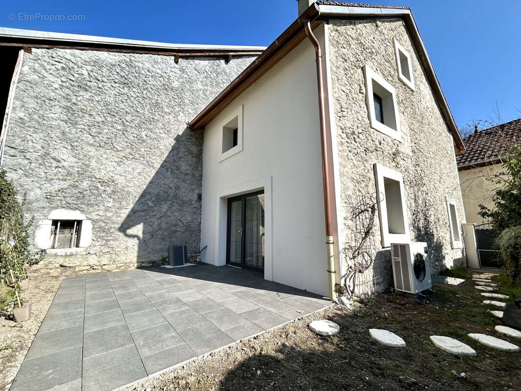 Maison à MONNETIER-MORNEX