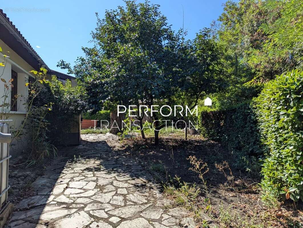 Maison à LE PONT-DE-CLAIX