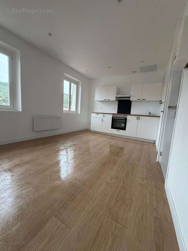 Appartement à ROQUEVAIRE