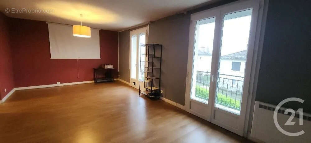 Maison 105 m² à Pleaux  - photo 2