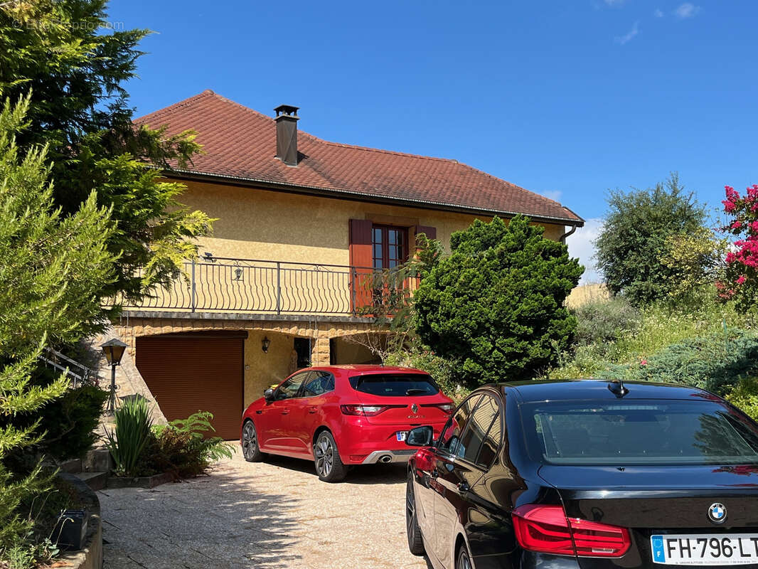 Maison à GENAY