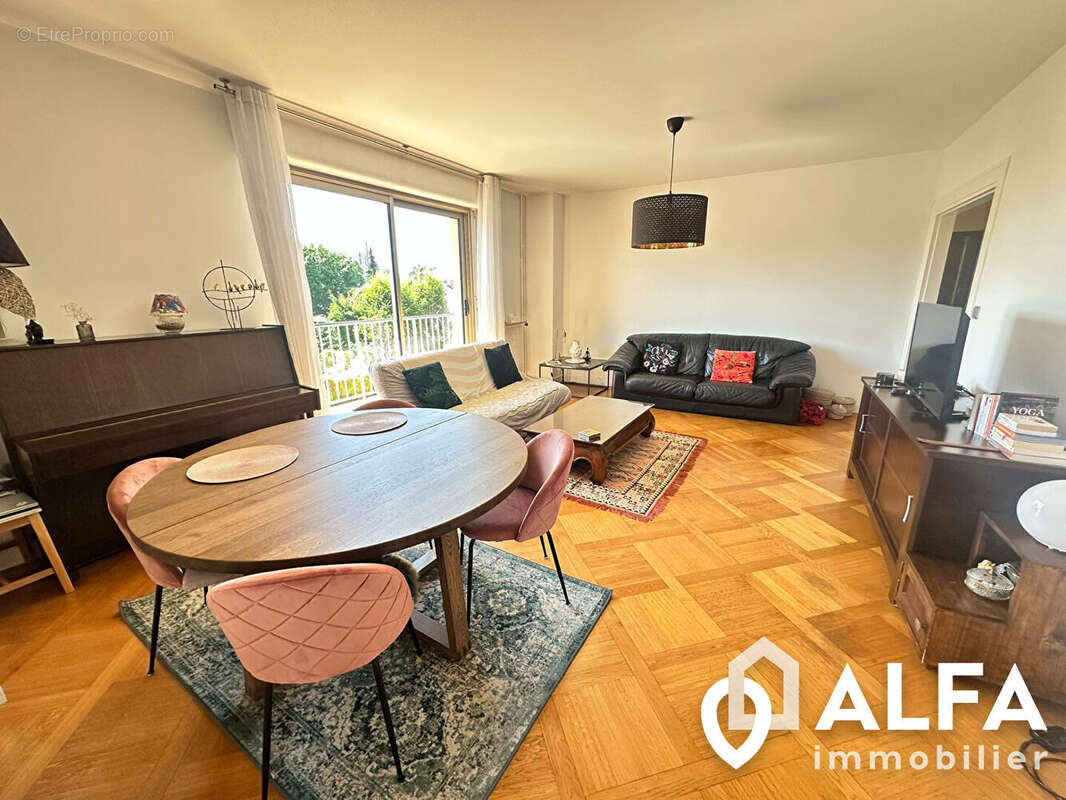 Appartement à ENGHIEN-LES-BAINS