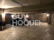 Parking à PARIS-18E