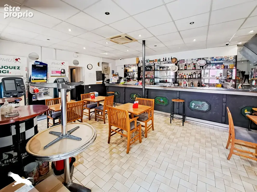 À VENDRE Fonds de commerce bar débit de boissons à Marseille - photo 3