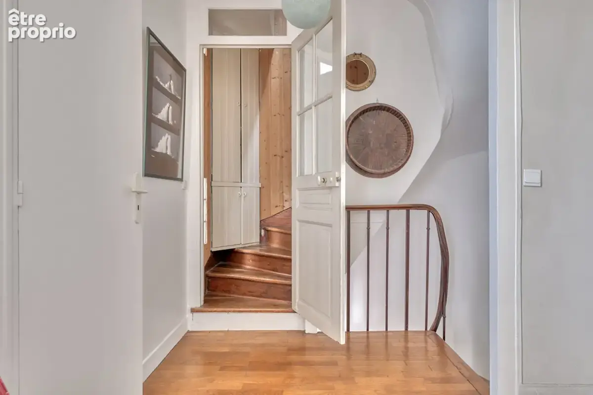 Maison de famille avec 4 chambres, un bureau et un jardin privatif. - photo 8