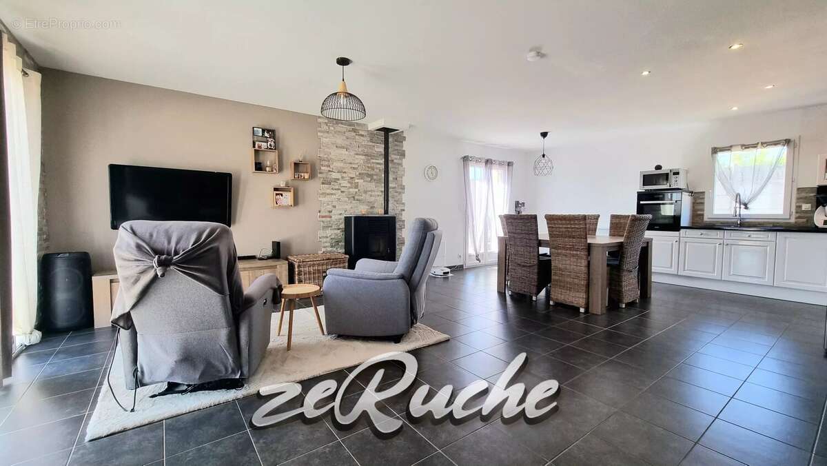 Tres jolie maison de 2010 - photo 2