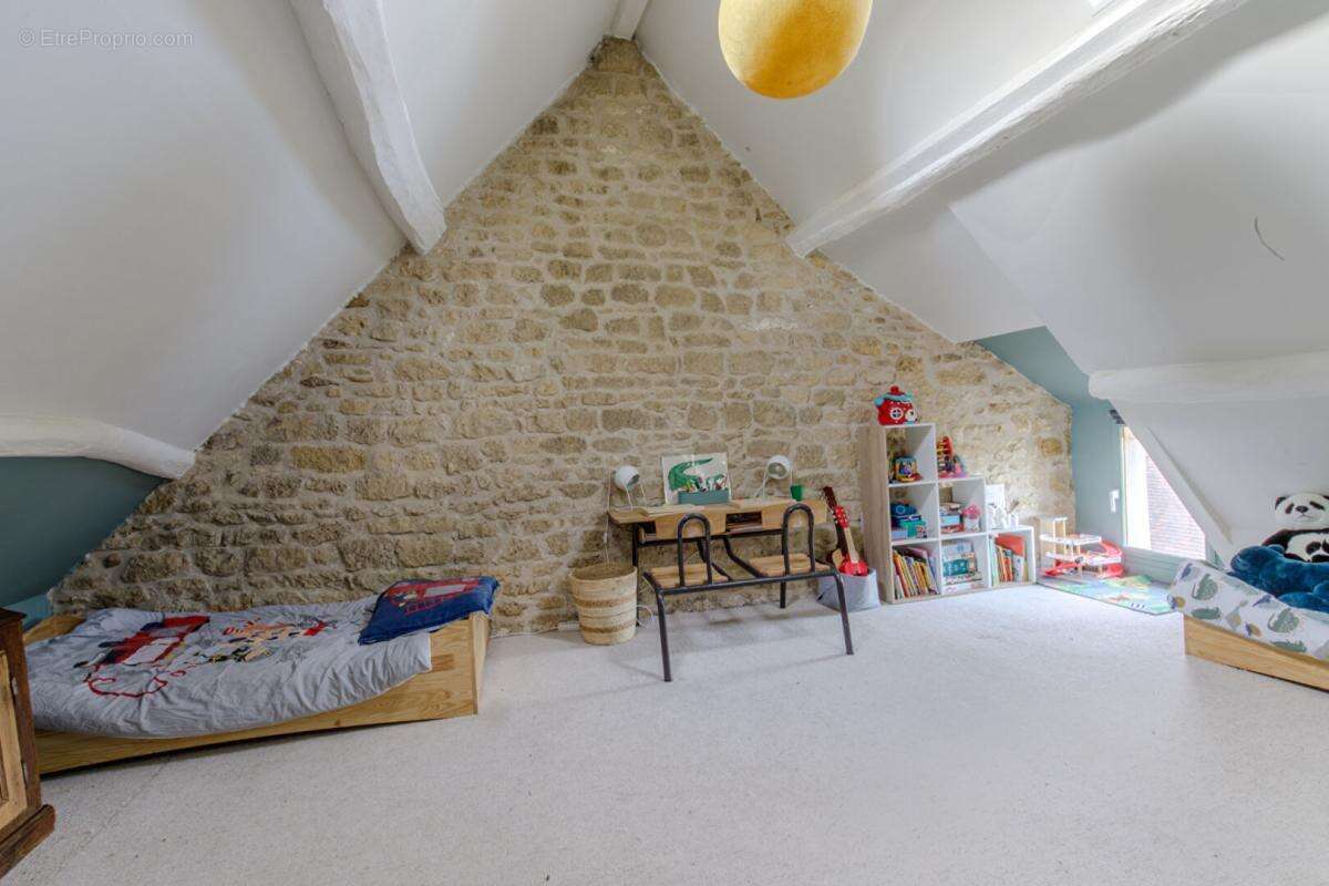 Maison à OINVILLE-SUR-MONTCIENT