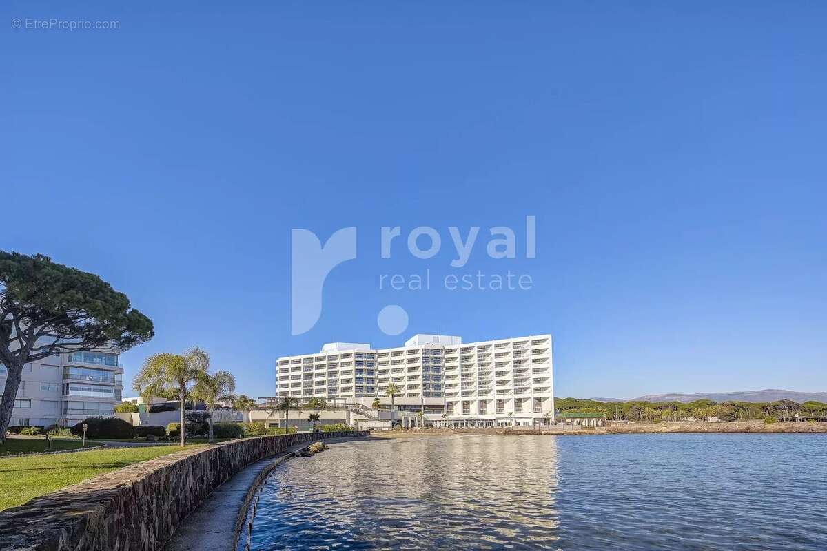 Appartement à MANDELIEU-LA-NAPOULE