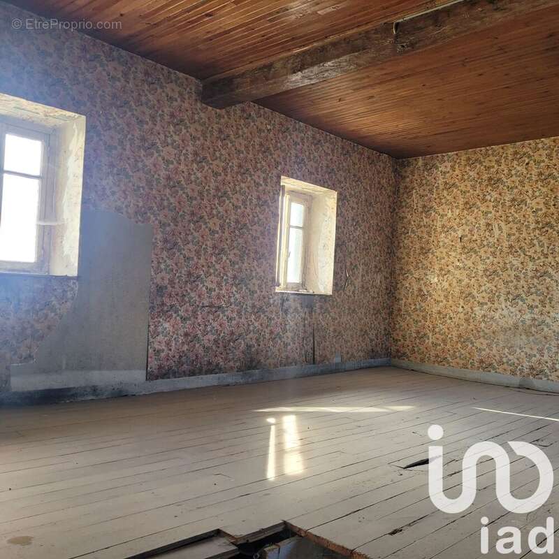 Photo 8 - Maison à SAINT-LAURENT-DE-CHAMOUSSET