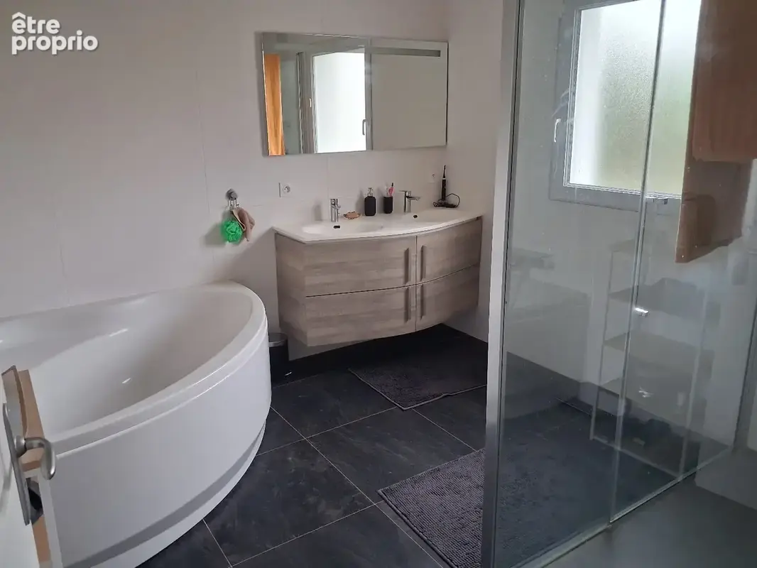 Maison contemporaine de plain-pied 250 m² avec T3 indépendant - photo 11