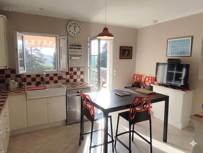 Maison à RUELLE-SUR-TOUVRE