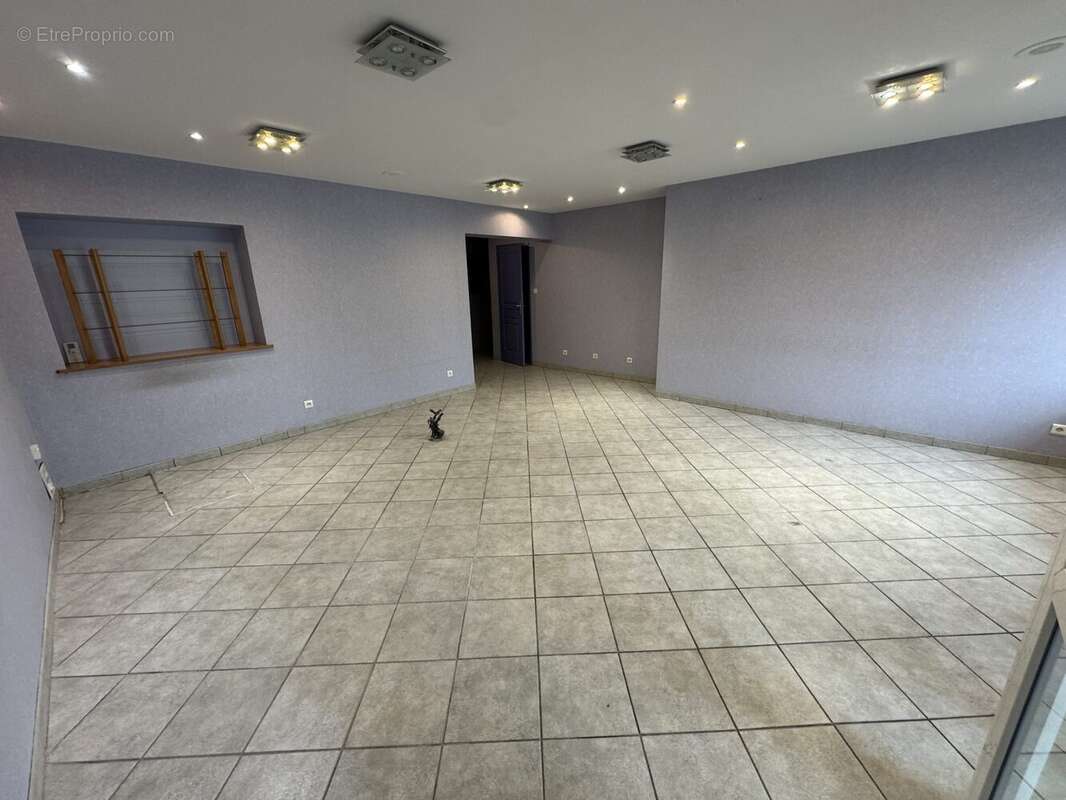 Commerce à CHAMPENOUX