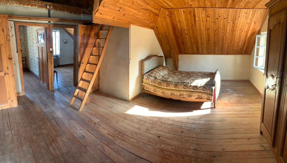 Maison à MARCENAT