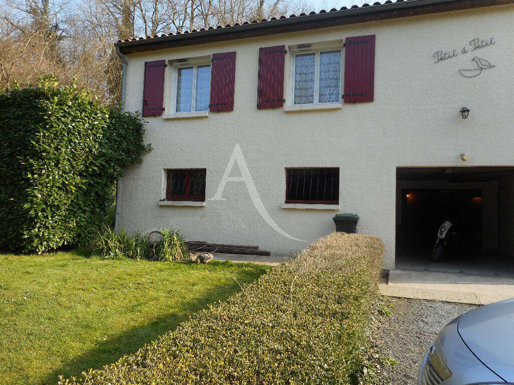 Maison à BUSSAC-SUR-CHARENTE