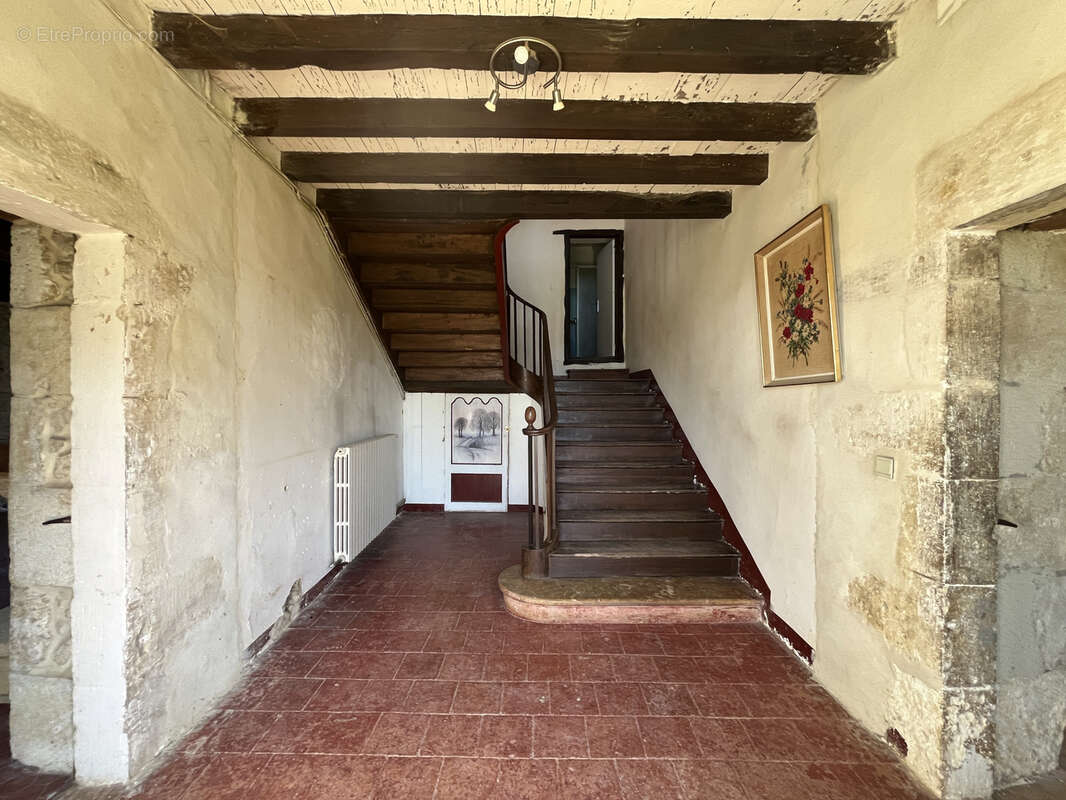 Maison à CASTERA-VERDUZAN