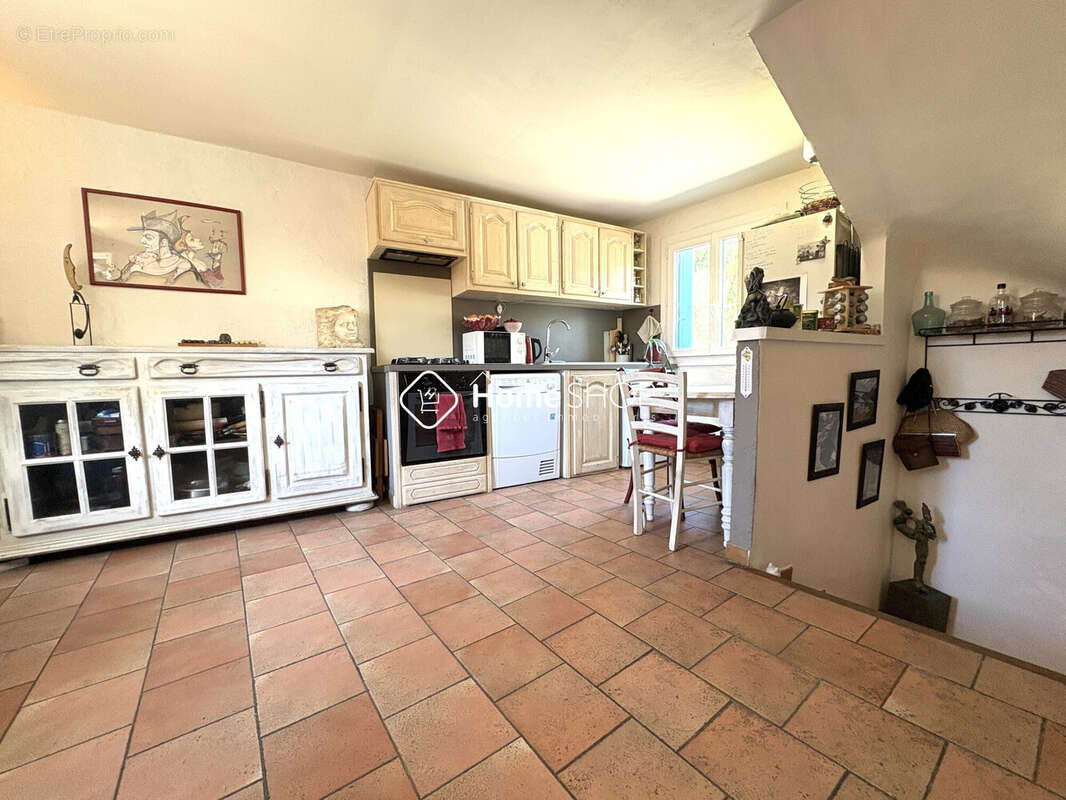 Appartement à LA BOUILLADISSE