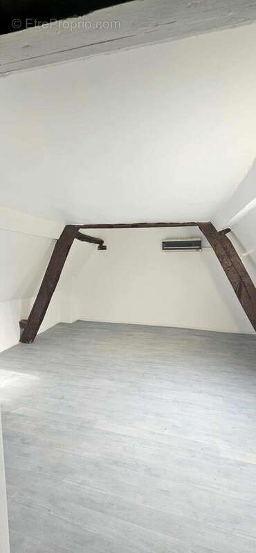 Maison à MAIGNELAY-MONTIGNY