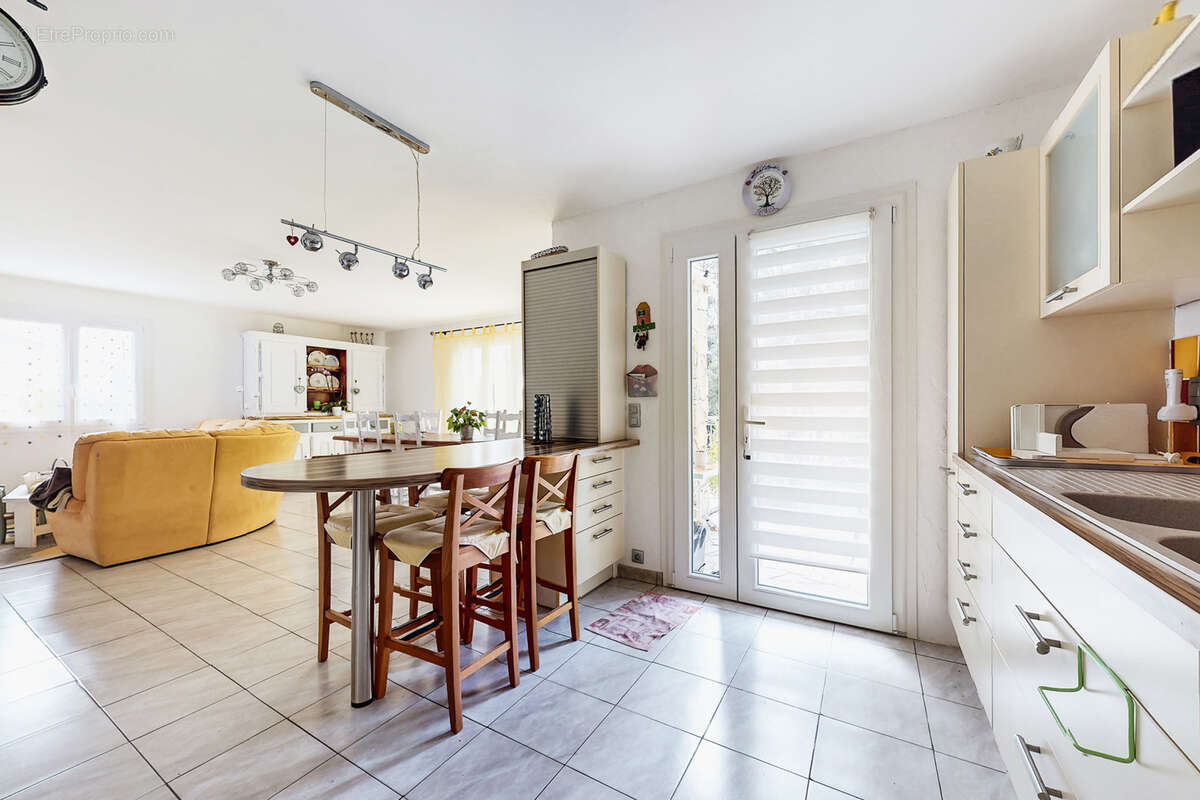 Maison à ROQUEBRUNE-SUR-ARGENS