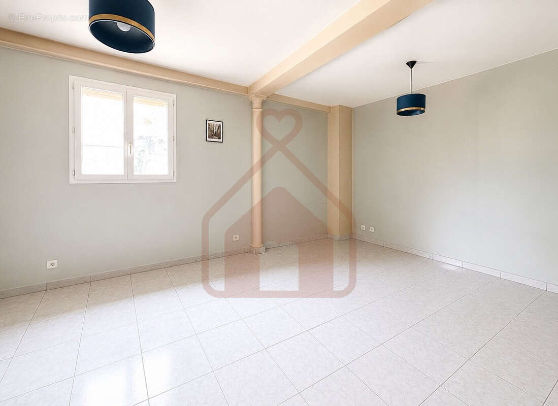 Appartement à IVRY-SUR-SEINE