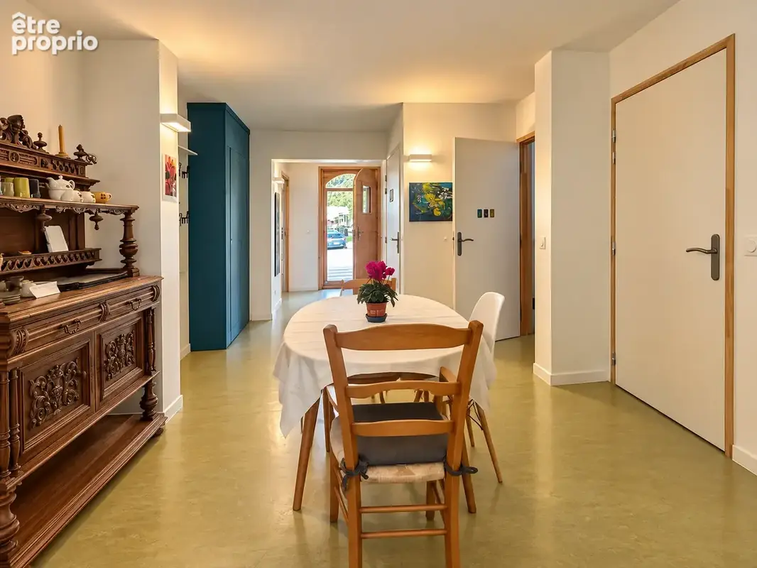 MOÛTIERS   Grande maison de 240 m2 - 6 chambres + 1 studio - photo 6
