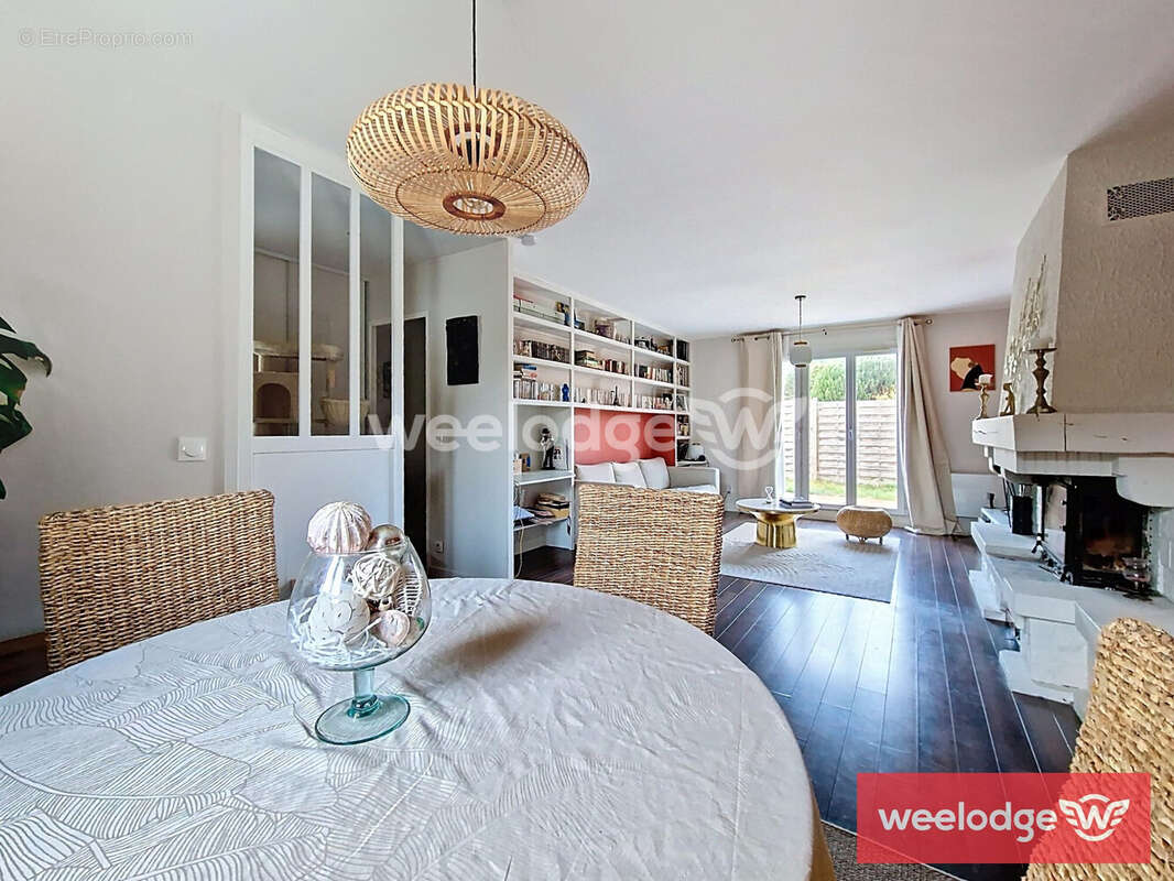 Maison à JOUY-LE-MOUTIER