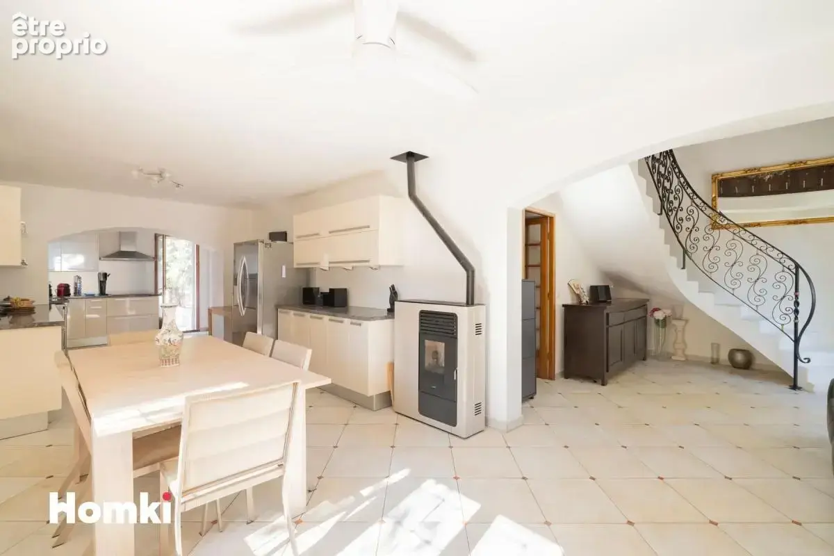 Maison/Villa T5 de 130 m² à Marseille 13012 - photo 23