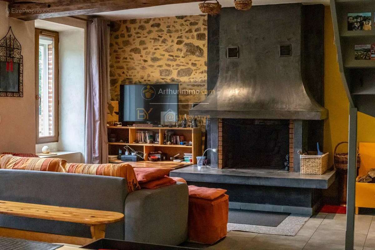 Maison à ARGENTRE-DU-PLESSIS