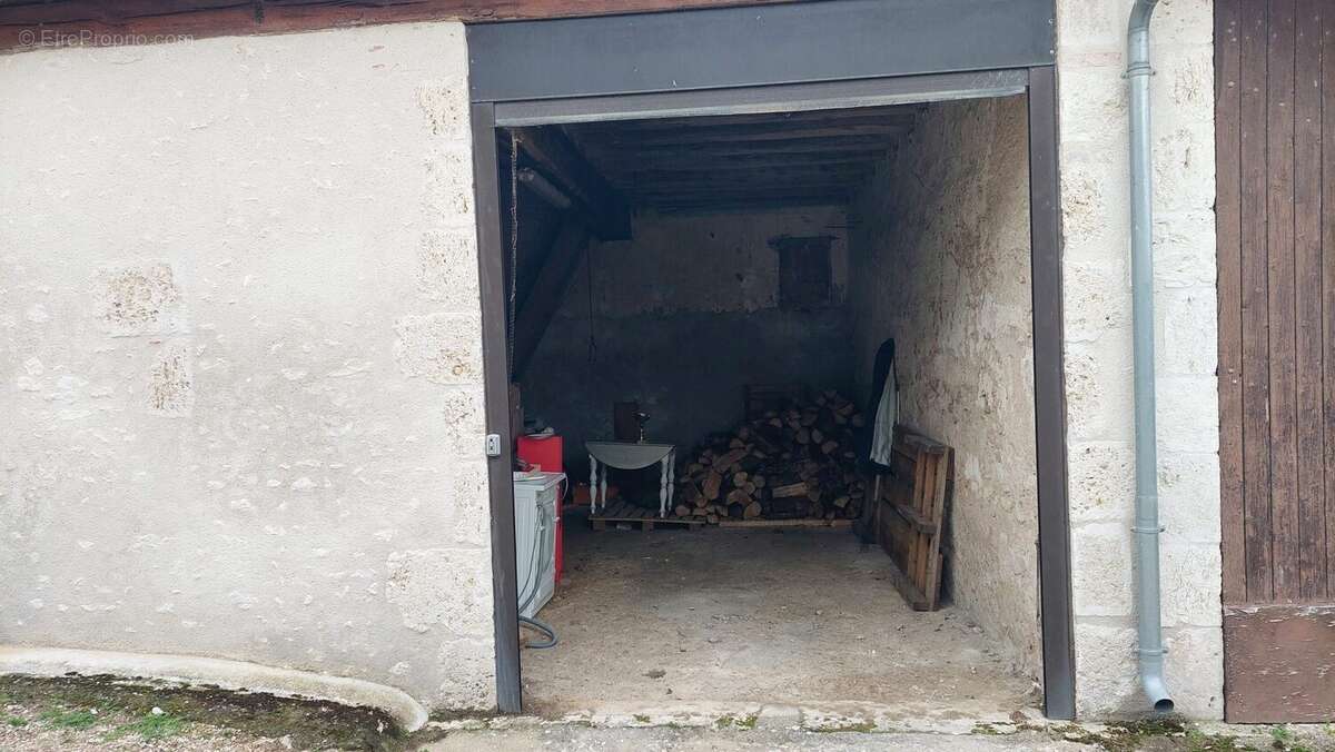 Maison à TAVERS