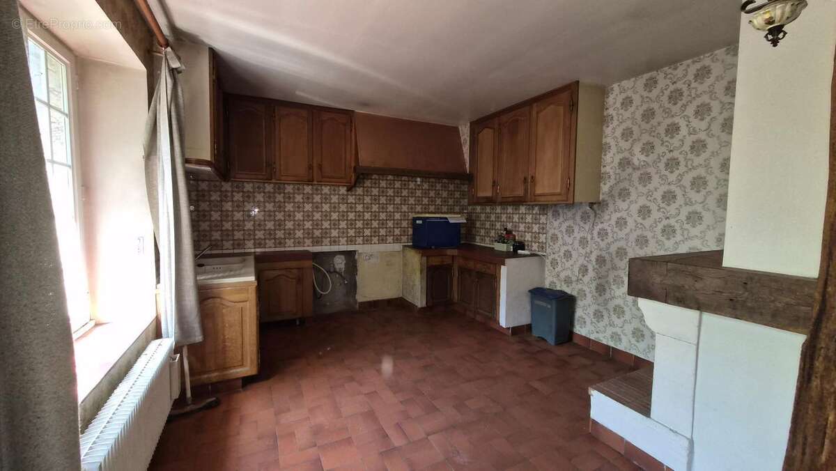 T10, 285 m², combles 100 m², dépendances, terrain 1124 m² - photo 8