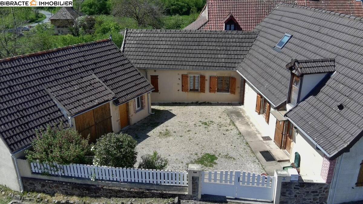 Maison à SEMELAY