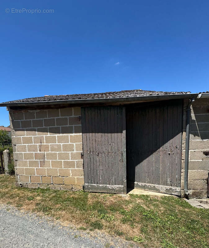 Maison à BUSSIERE-POITEVINE