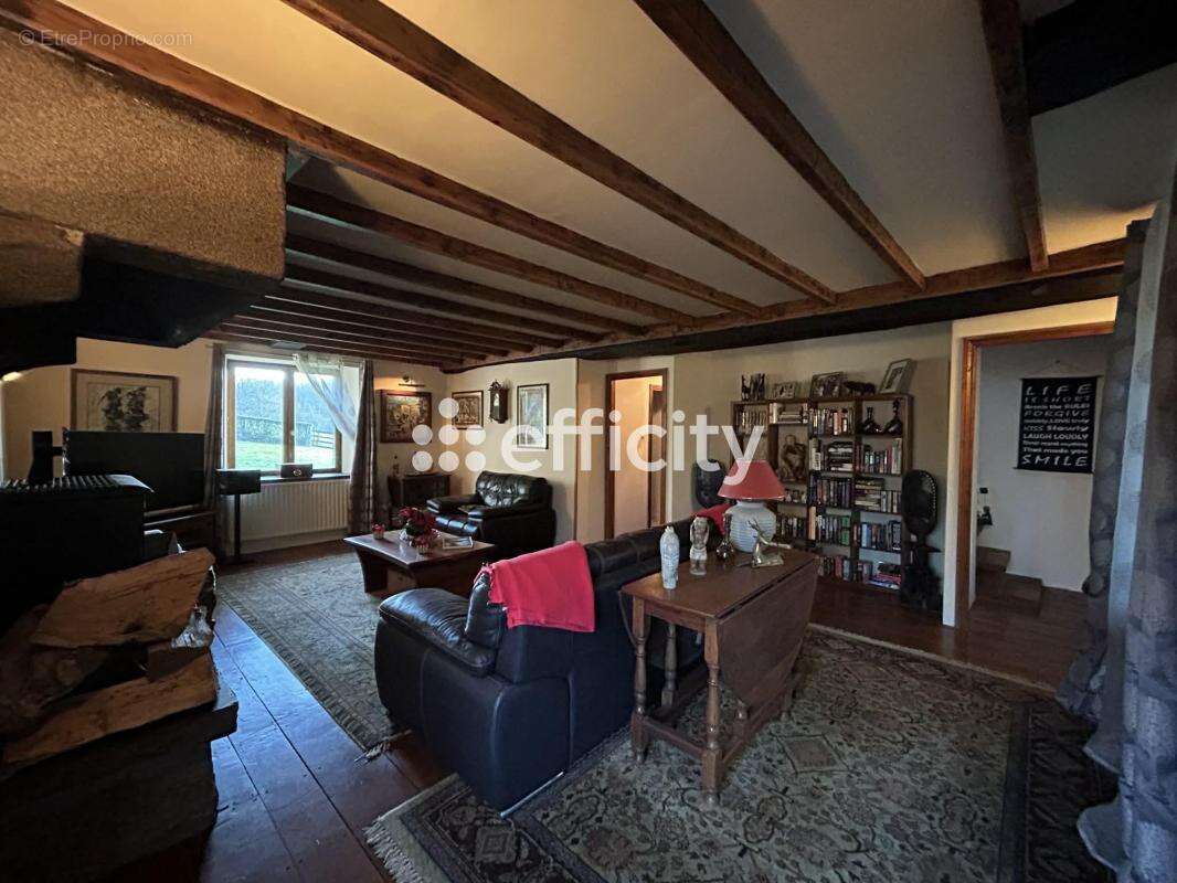 Maison à SAINT-SEVER-CALVADOS