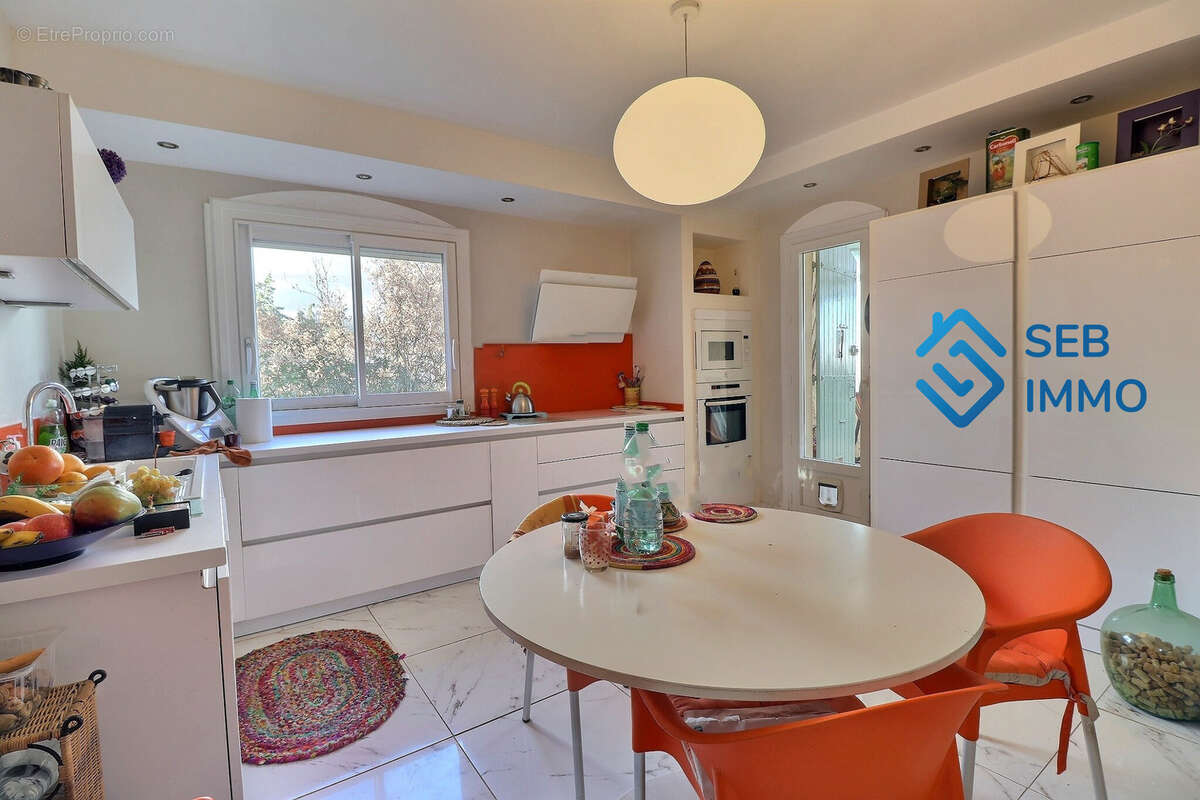 Maison à VILLELONGUE-DELS-MONTS